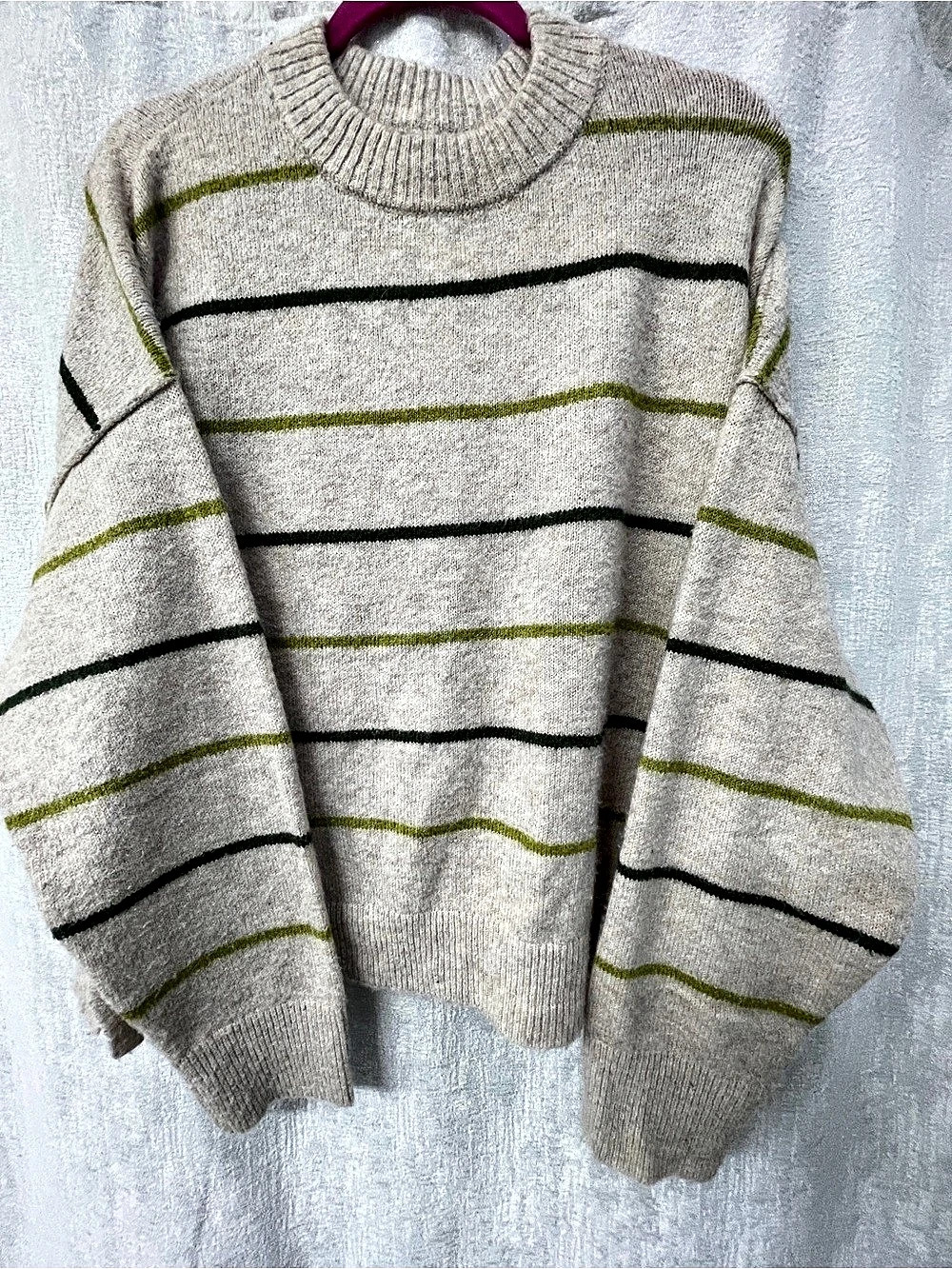 American Eagle Striped Crewneck Sweater in Beige & Green Size Medium